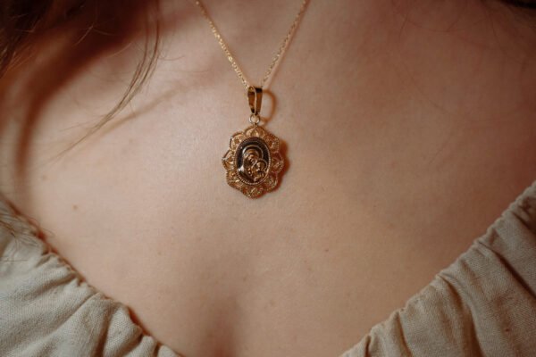 médaille vierge marie et Jésus or plaqué
