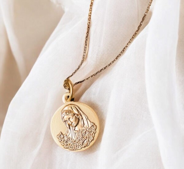 Médaille Vierge Marie or plaqué